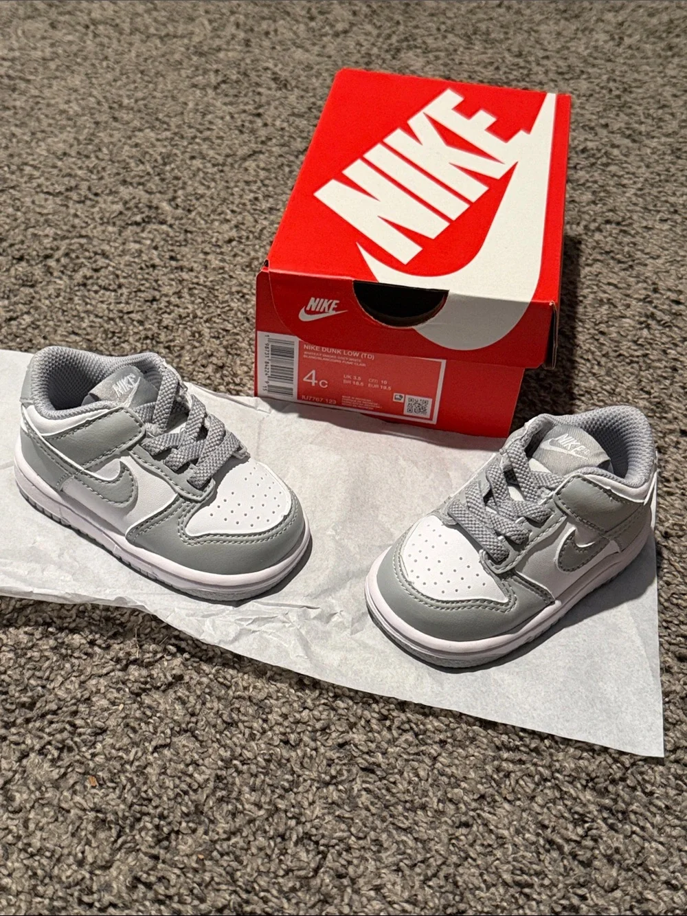 Nike Kids Gray and White Low-Top Sneakers 4c